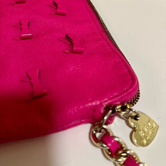Betsey Johnson Hot Pink Bow Tie Crossbody Purse With Chain Strap - Picture 3 of 7